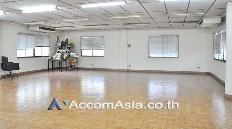 unit Office space For Rent in Ratchadaphisek, Bangkok  near MRT Sutthisan (AA14497)